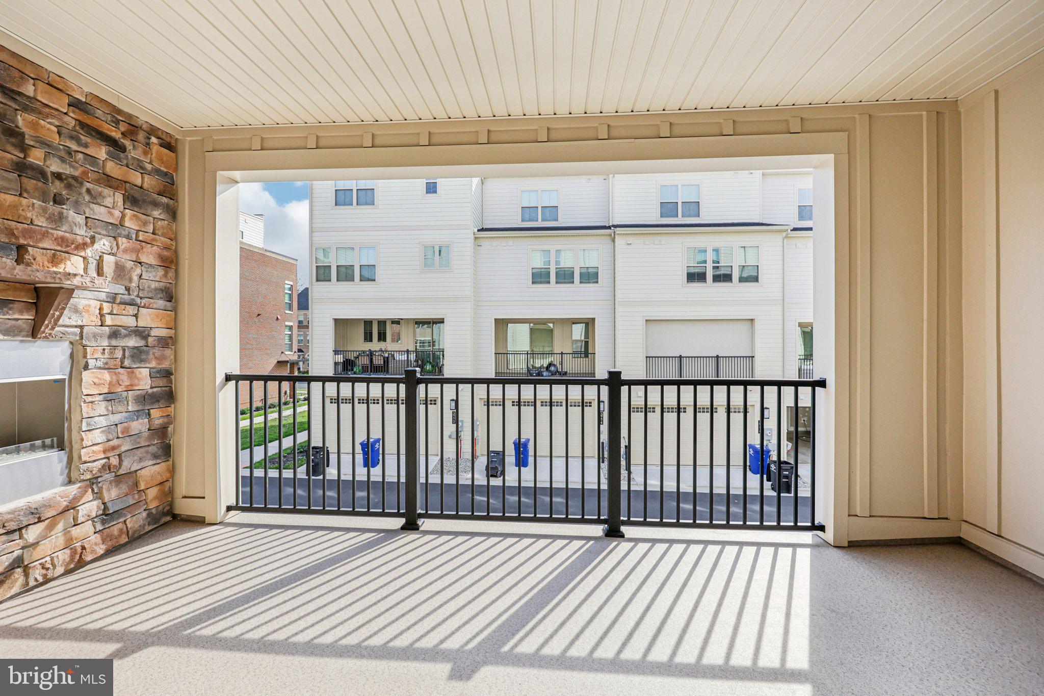 BOULEVARD VI TOWNS - Residential