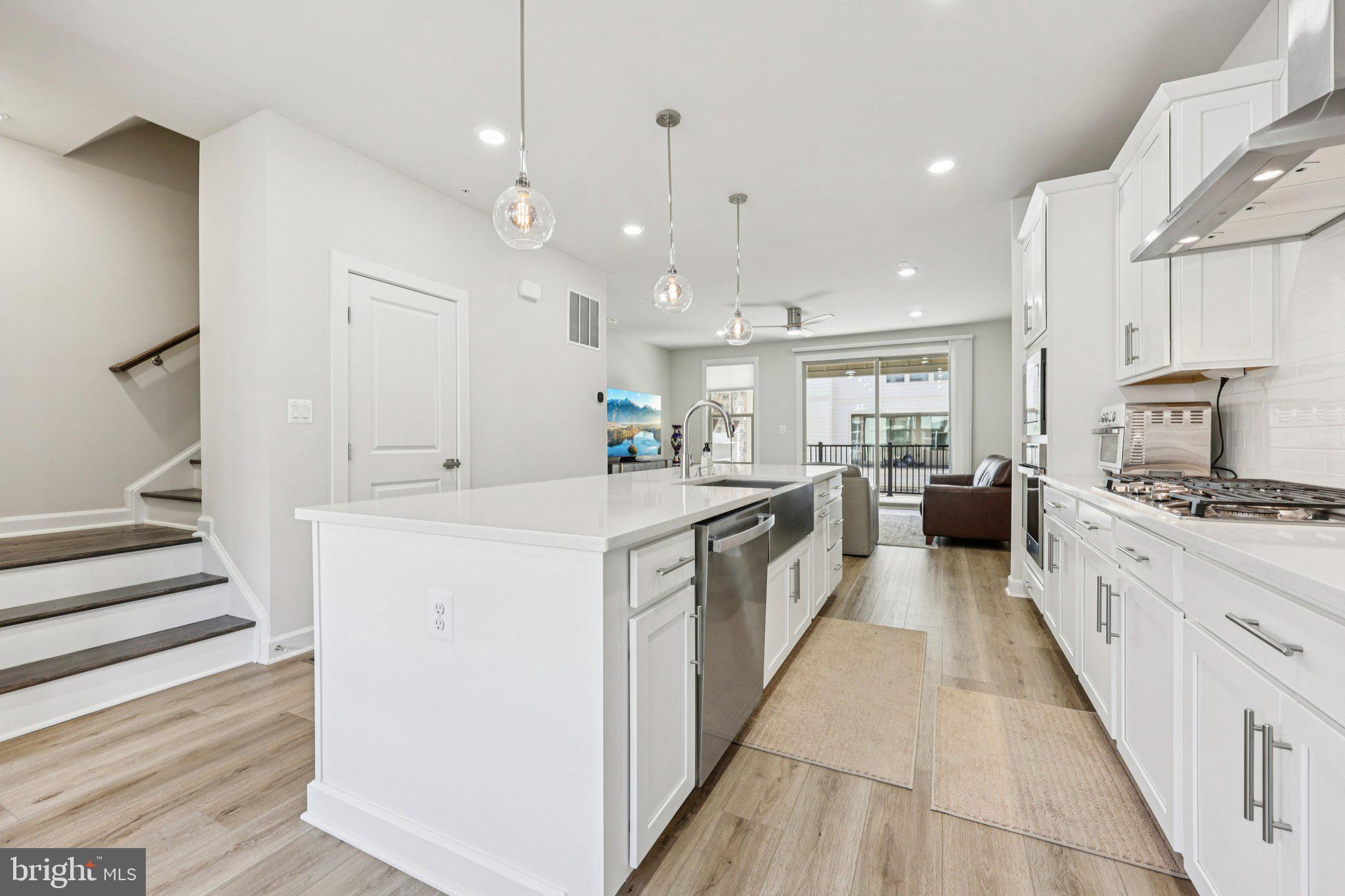 BOULEVARD VI TOWNS - Residential