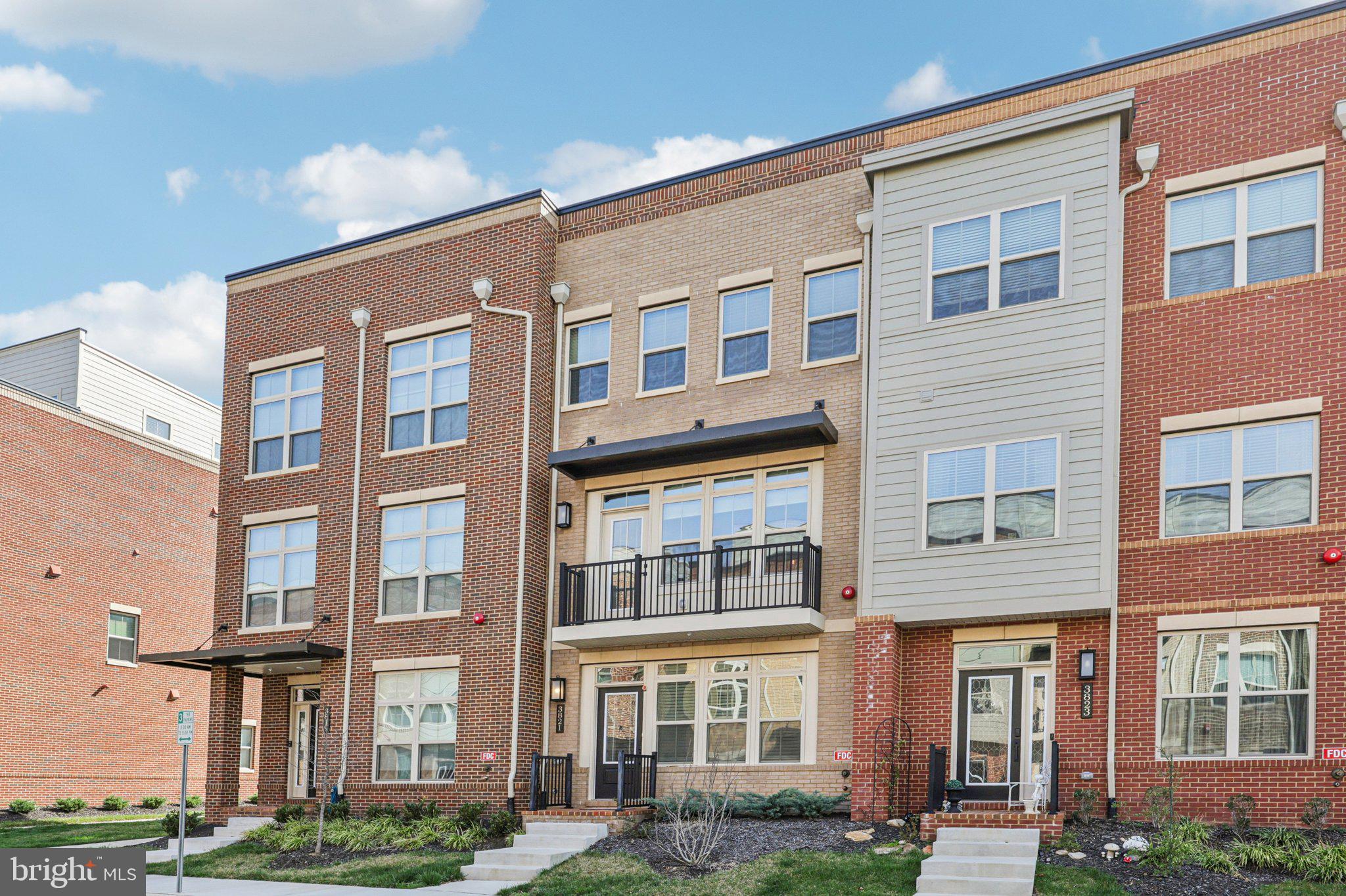 BOULEVARD VI TOWNS - Residential