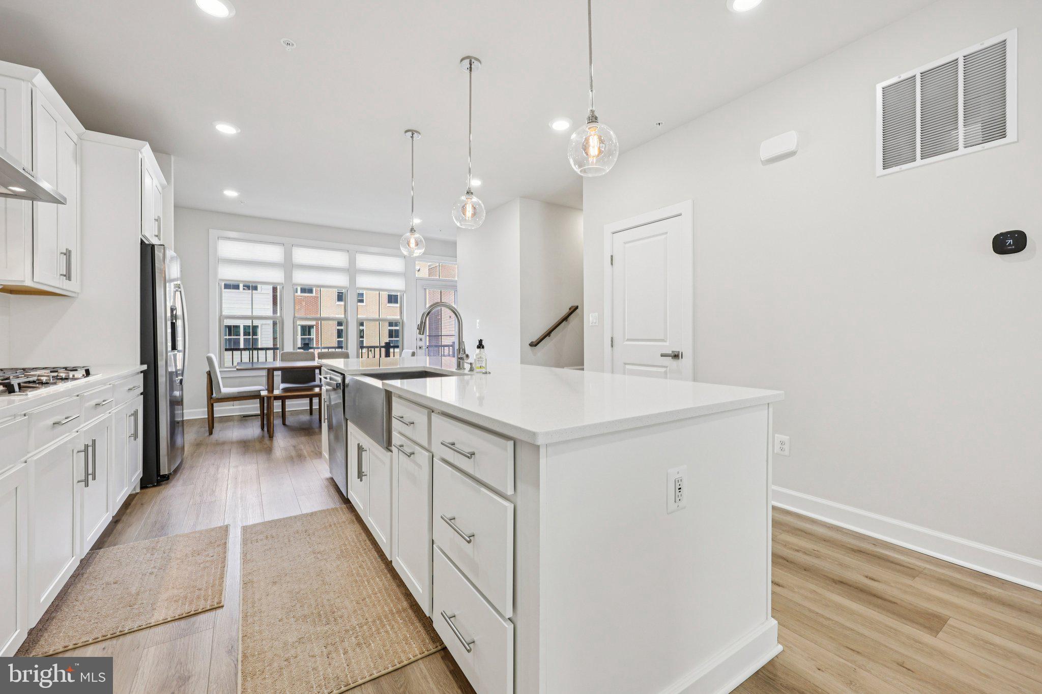 BOULEVARD VI TOWNS - Residential