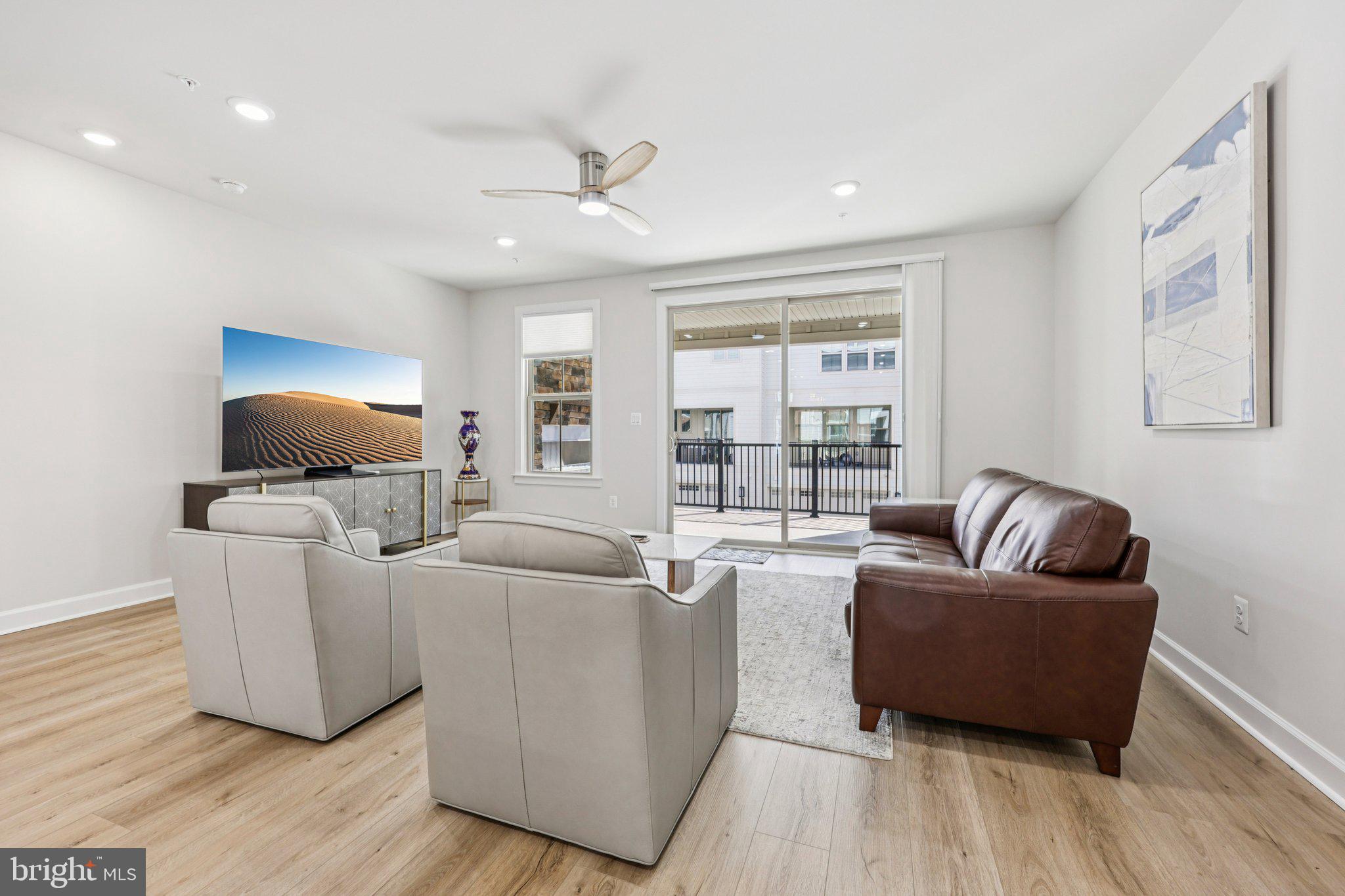 BOULEVARD VI TOWNS - Residential