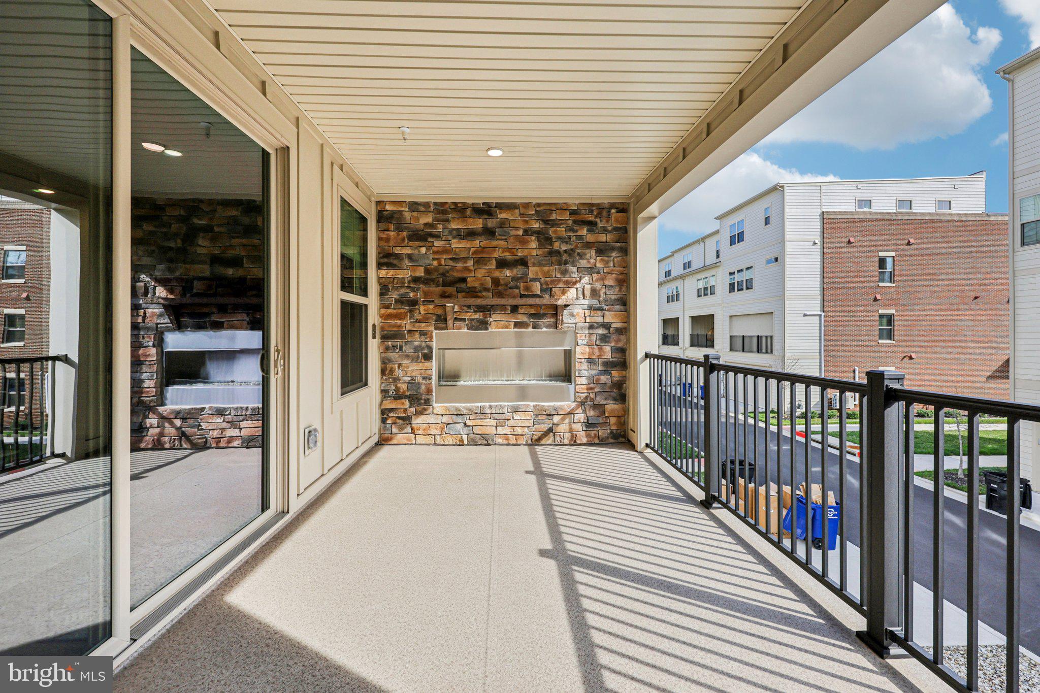 BOULEVARD VI TOWNS - Residential