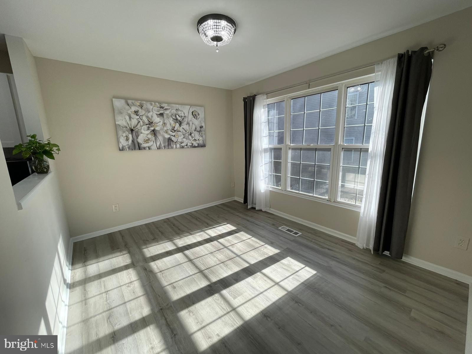 CENTREVILLE GREEN - Residential Lease