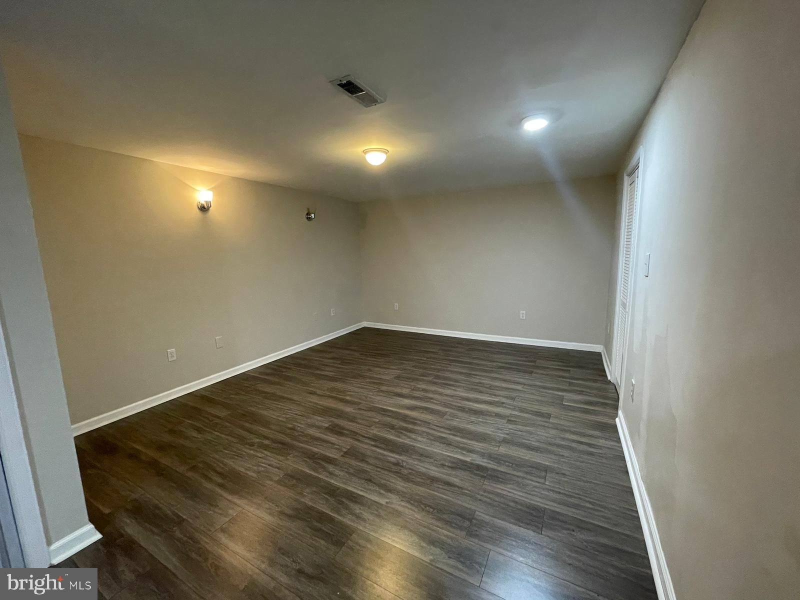 CENTREVILLE GREEN - Residential Lease