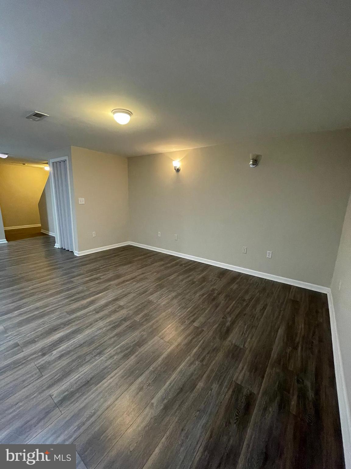 CENTREVILLE GREEN - Residential Lease