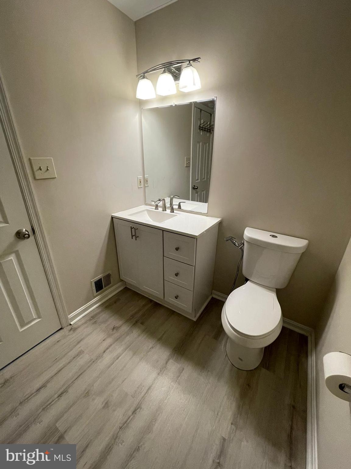 CENTREVILLE GREEN - Residential Lease