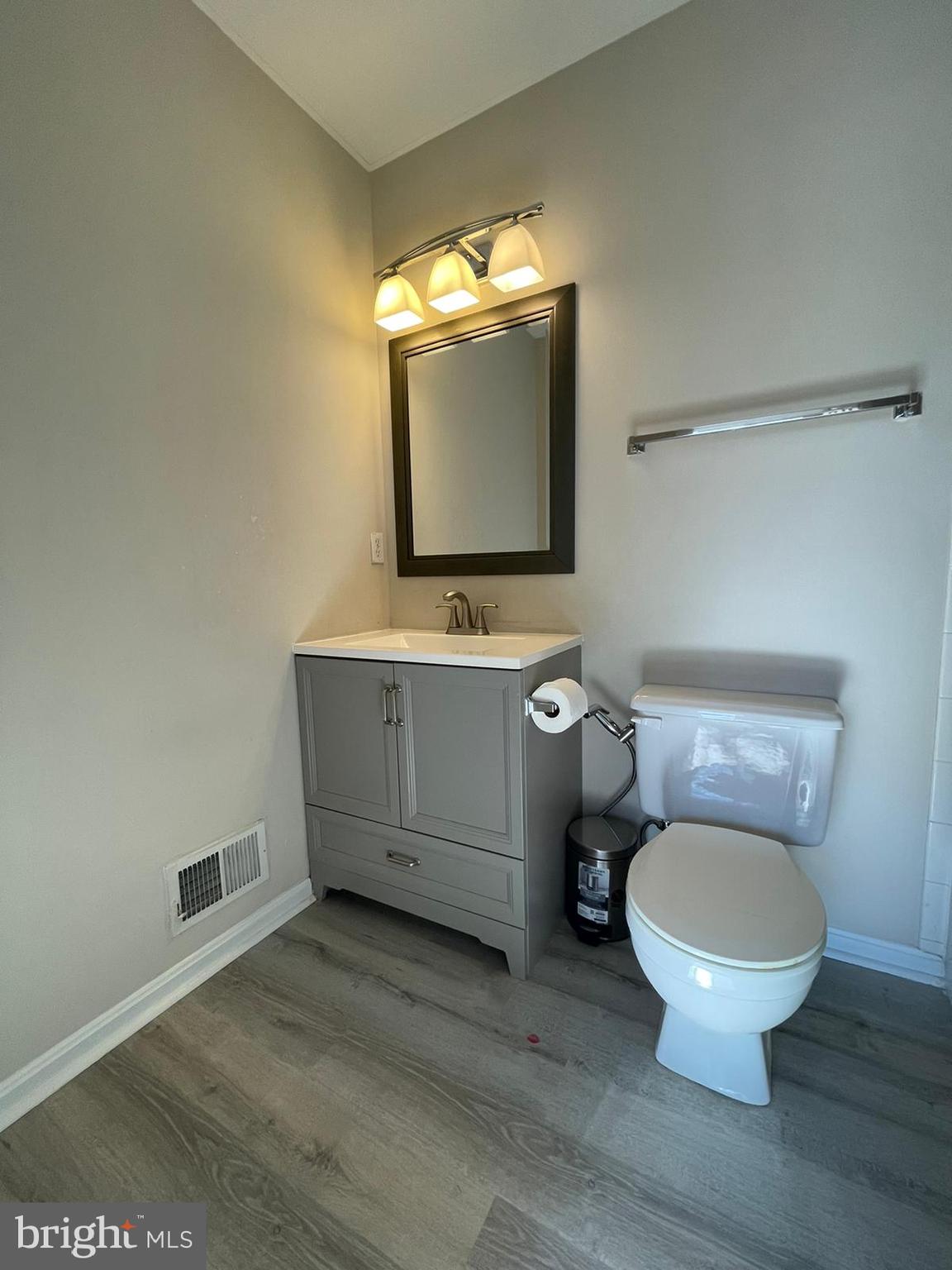 CENTREVILLE GREEN - Residential Lease