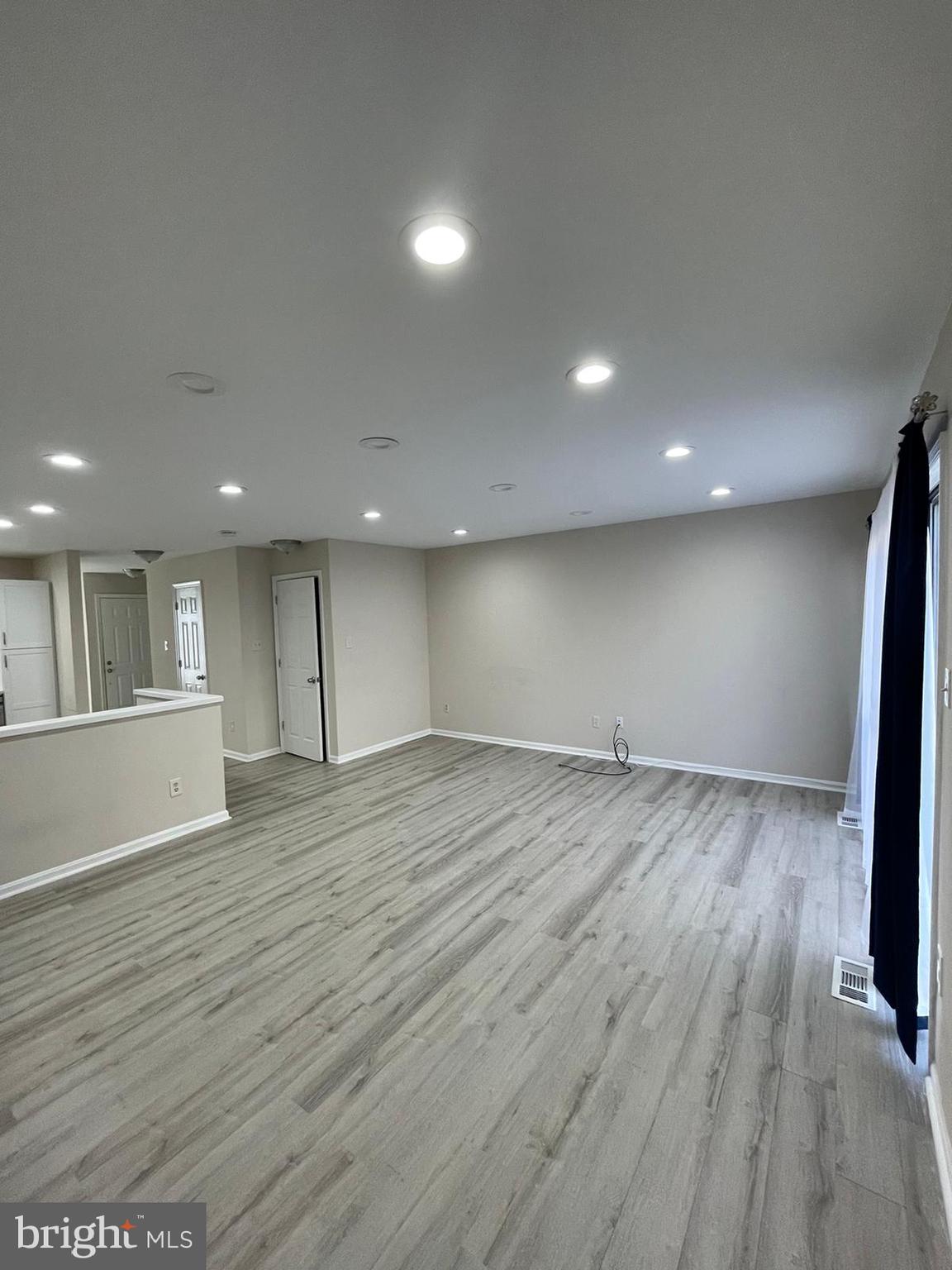 CENTREVILLE GREEN - Residential Lease