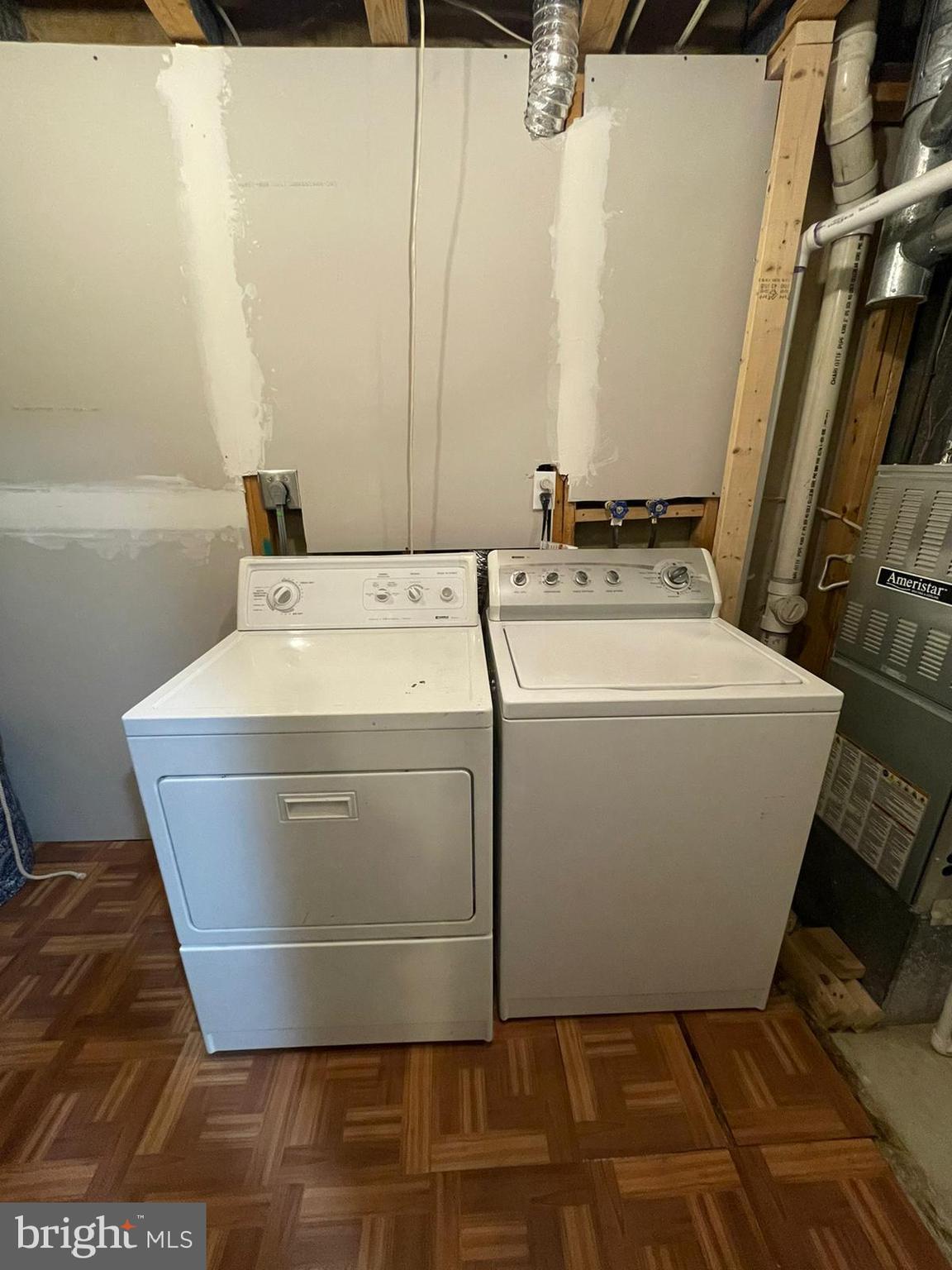 CENTREVILLE GREEN - Residential Lease