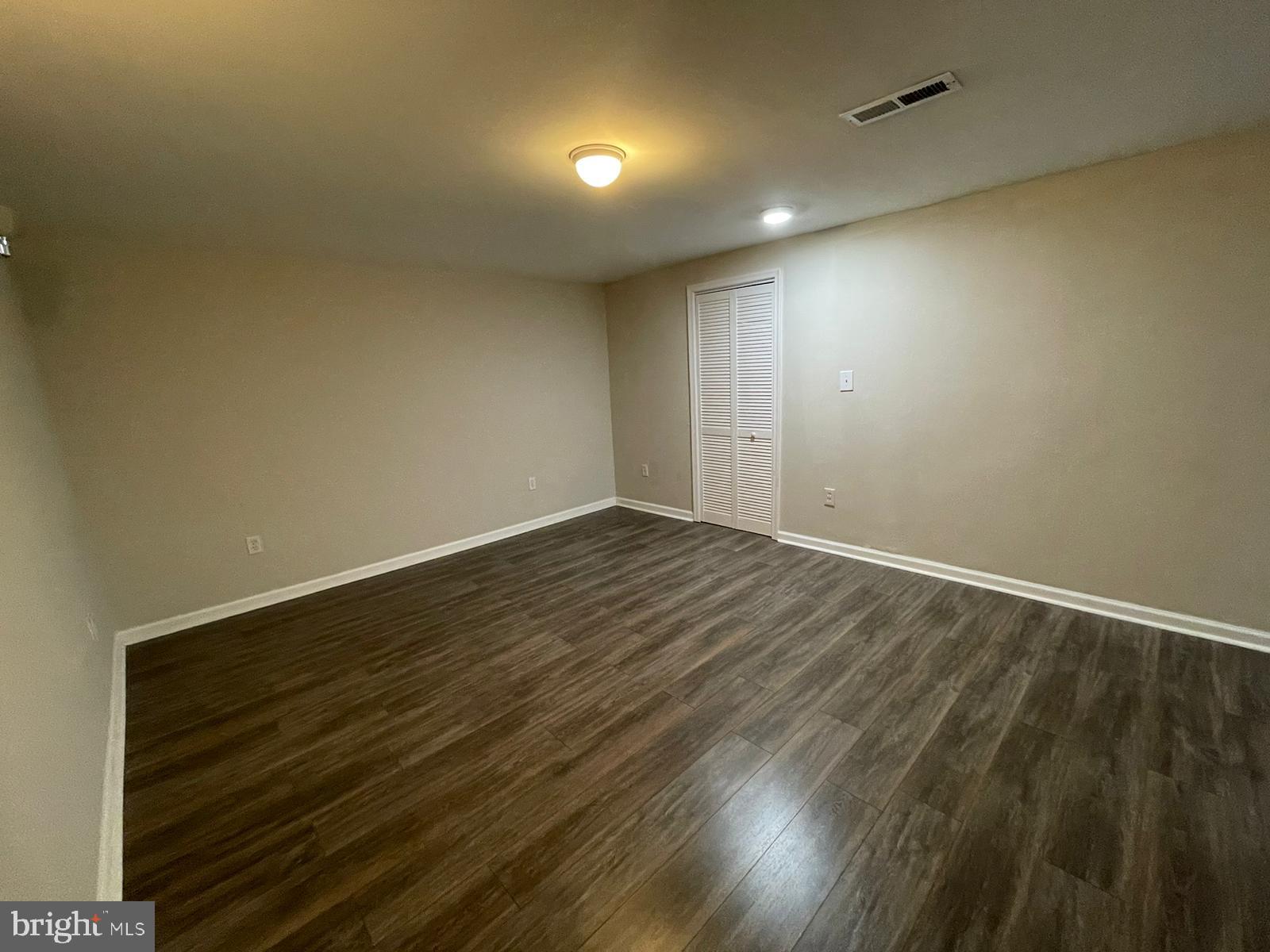 CENTREVILLE GREEN - Residential Lease