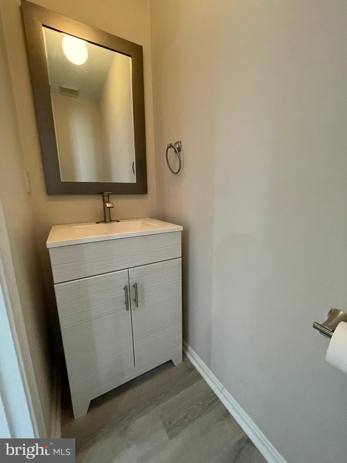 CENTREVILLE GREEN - Residential Lease