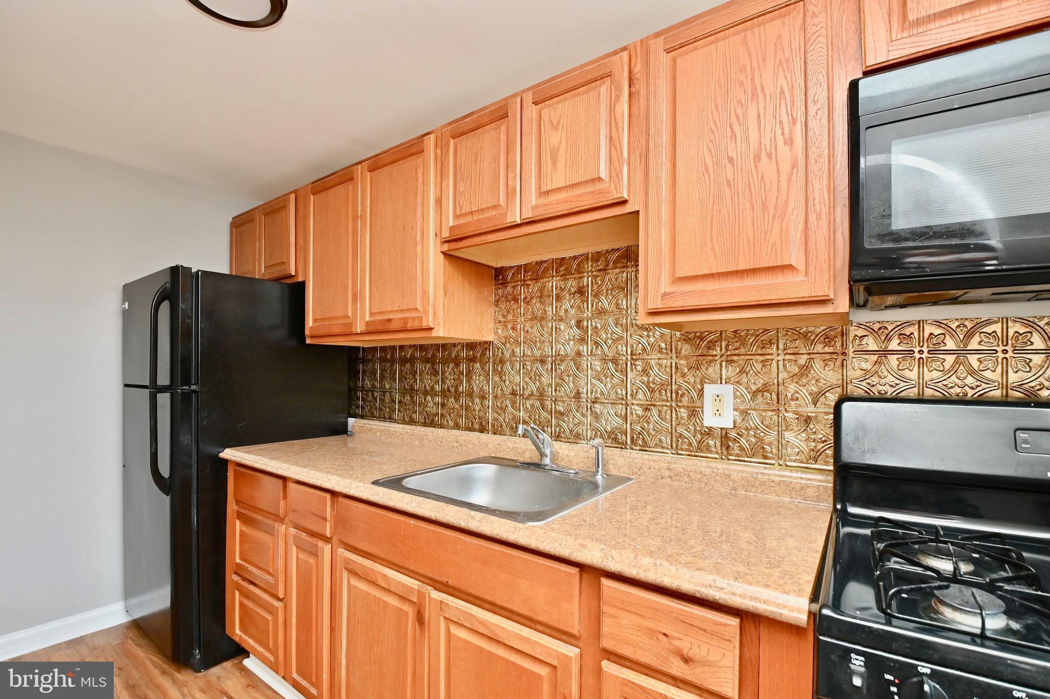 VIOLETVILLE - Residential Lease