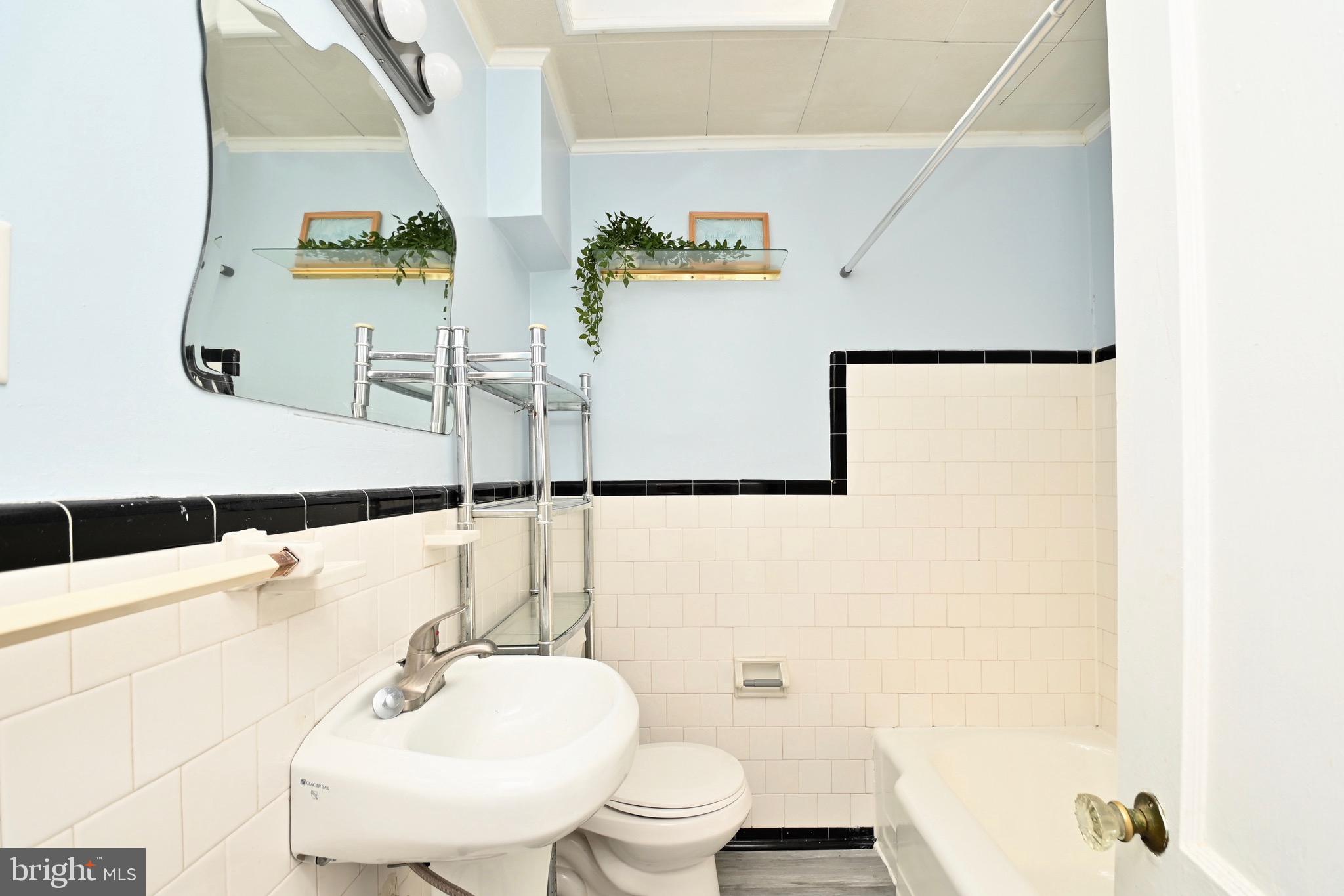 VIOLETVILLE - Residential Lease