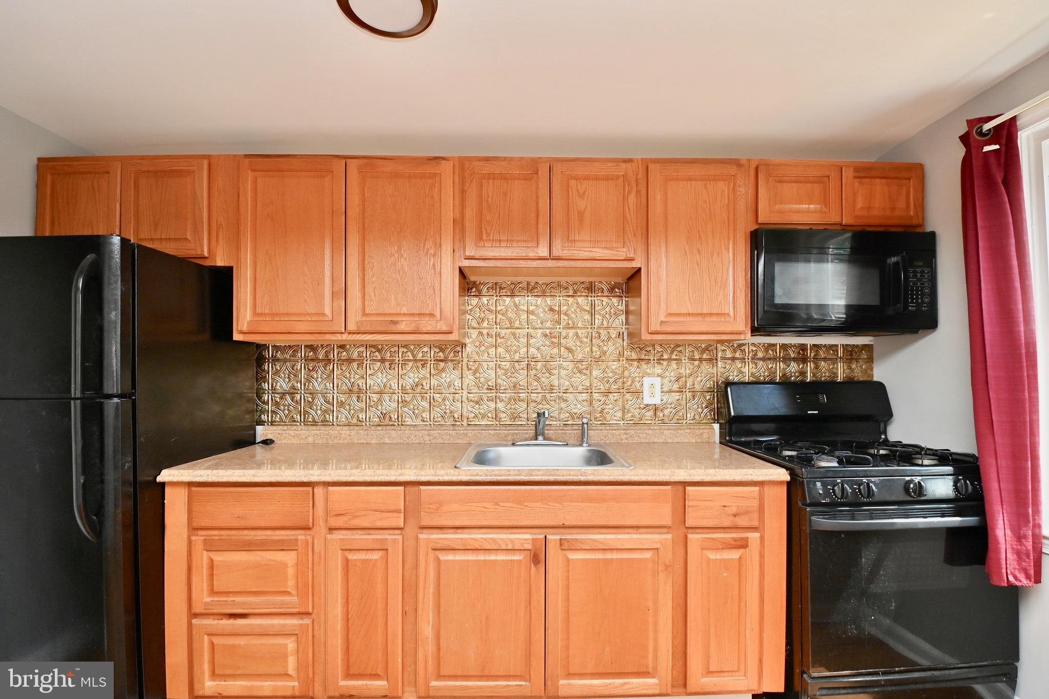 VIOLETVILLE - Residential Lease