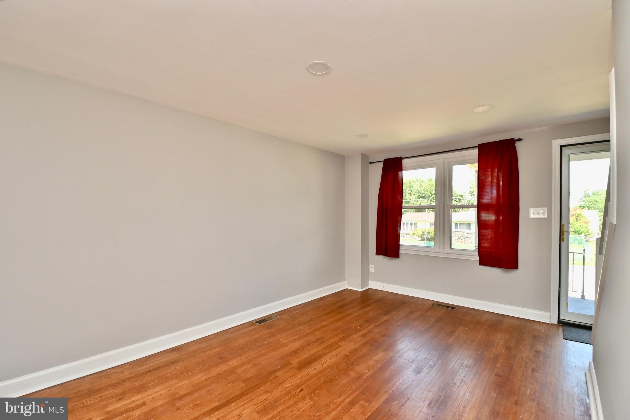 VIOLETVILLE - Residential Lease