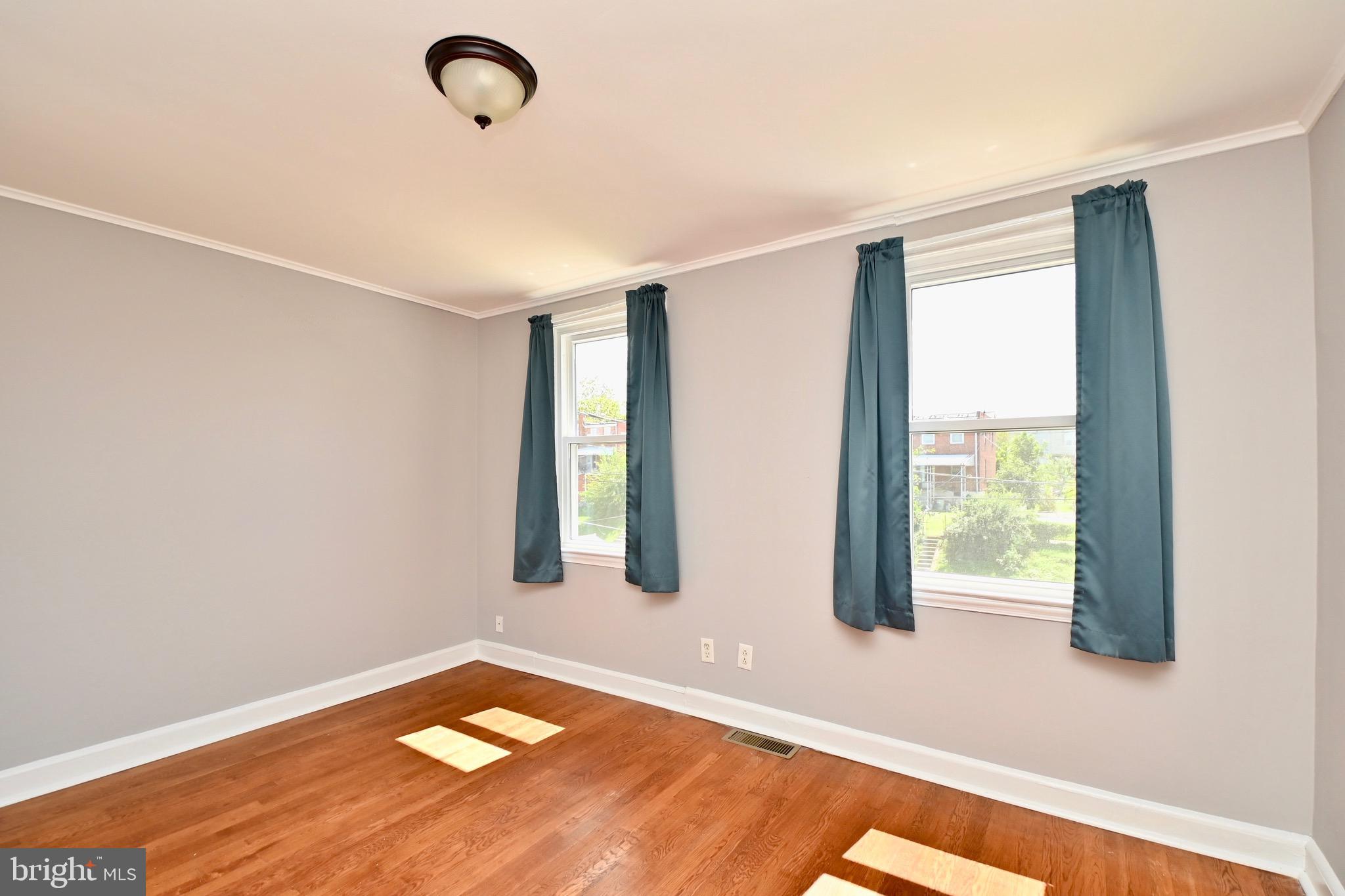 VIOLETVILLE - Residential Lease