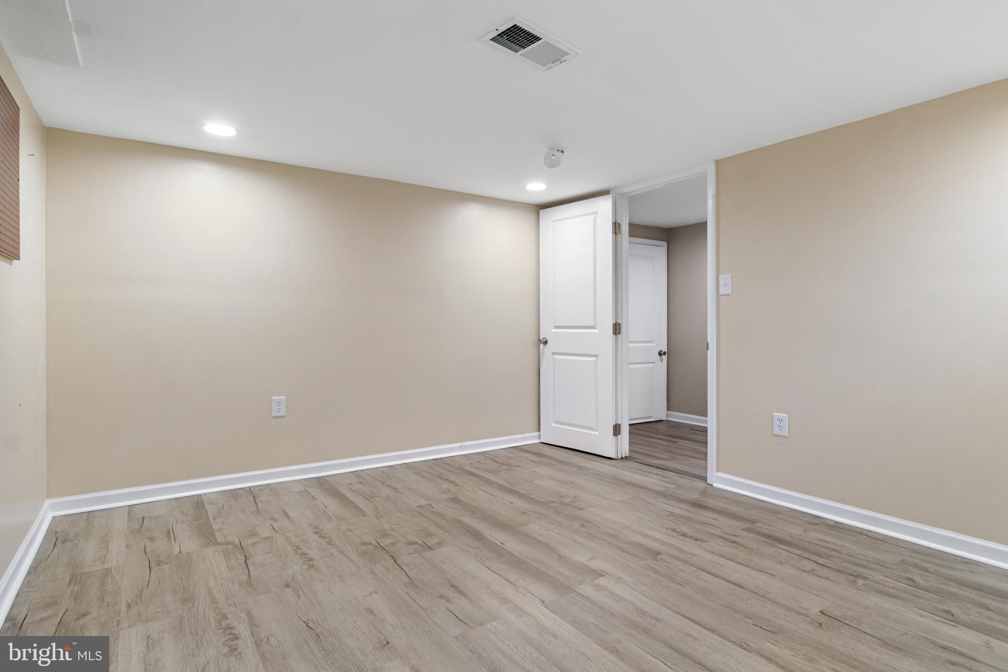 PENN OAKS - Residential