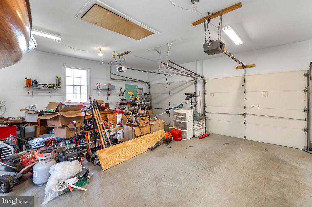 FOXFIELD AT MIDDLETOWN - Residential