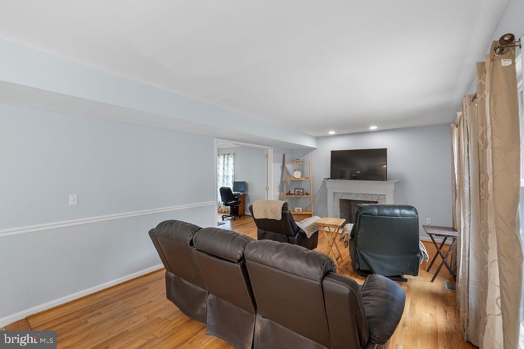 FOXFIELD AT MIDDLETOWN - Residential