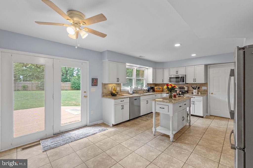 FOXFIELD AT MIDDLETOWN - Residential