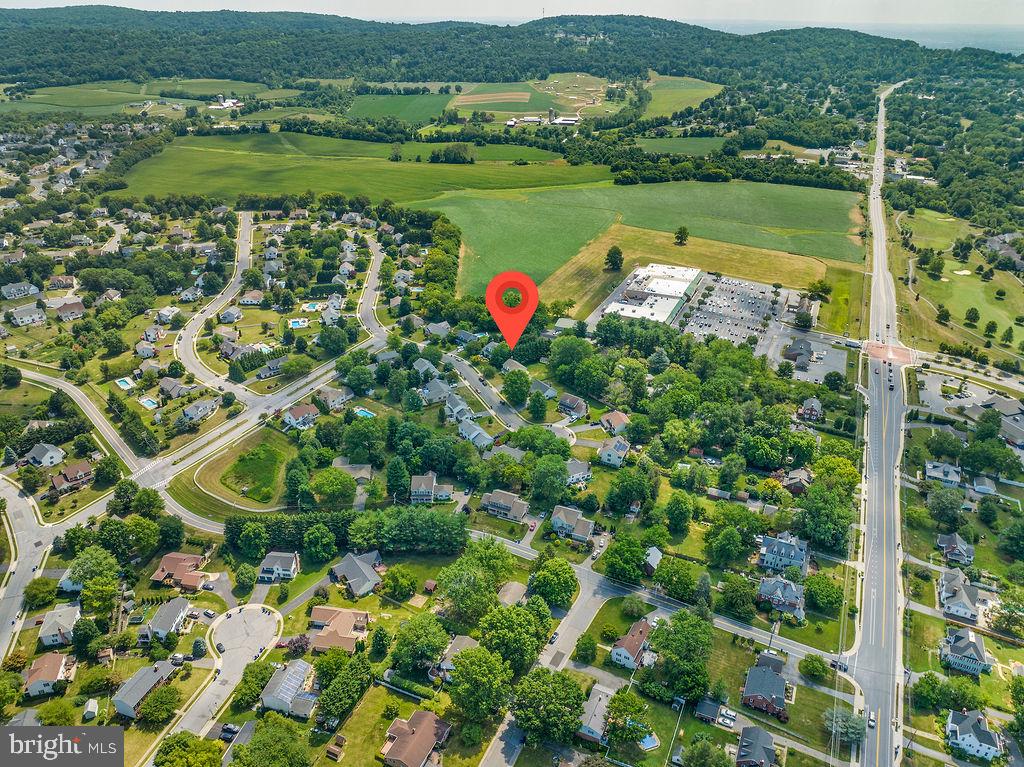 FOXFIELD AT MIDDLETOWN - Residential