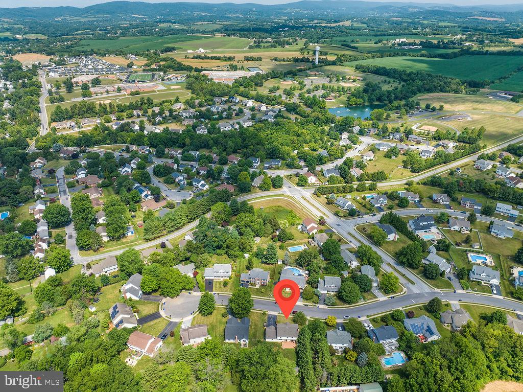 FOXFIELD AT MIDDLETOWN - Residential