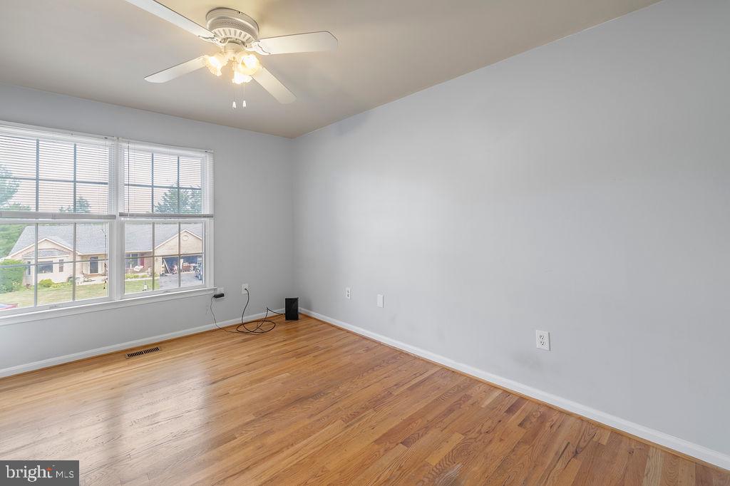 FOXFIELD AT MIDDLETOWN - Residential