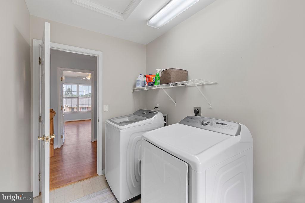 FOXFIELD AT MIDDLETOWN - Residential