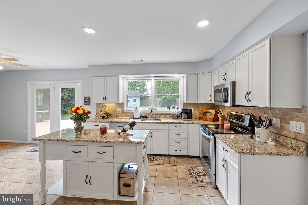 FOXFIELD AT MIDDLETOWN - Residential