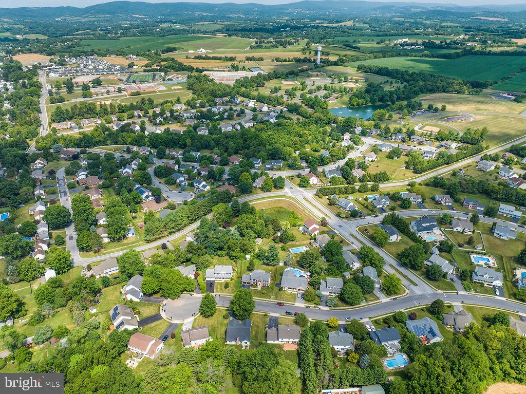 FOXFIELD AT MIDDLETOWN - Residential