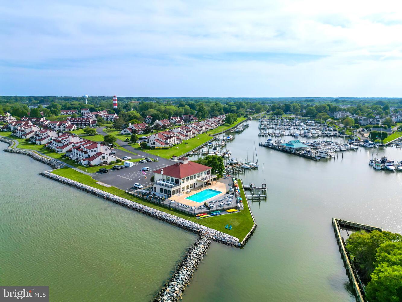 QUEENS LANDING - Residential