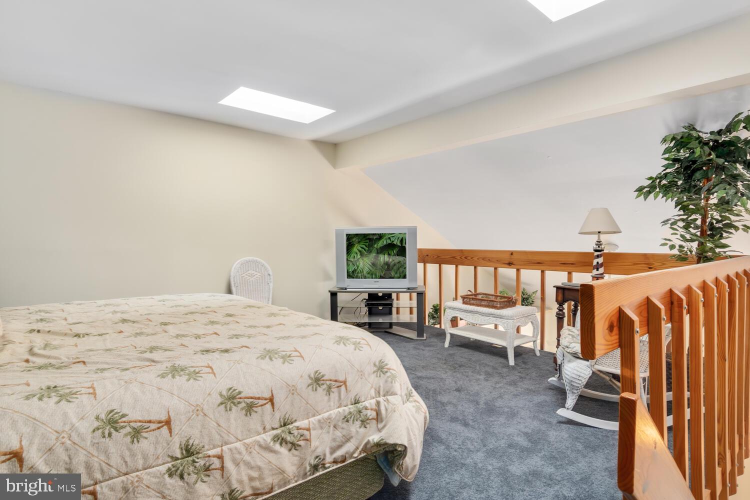 QUEENS LANDING - Residential