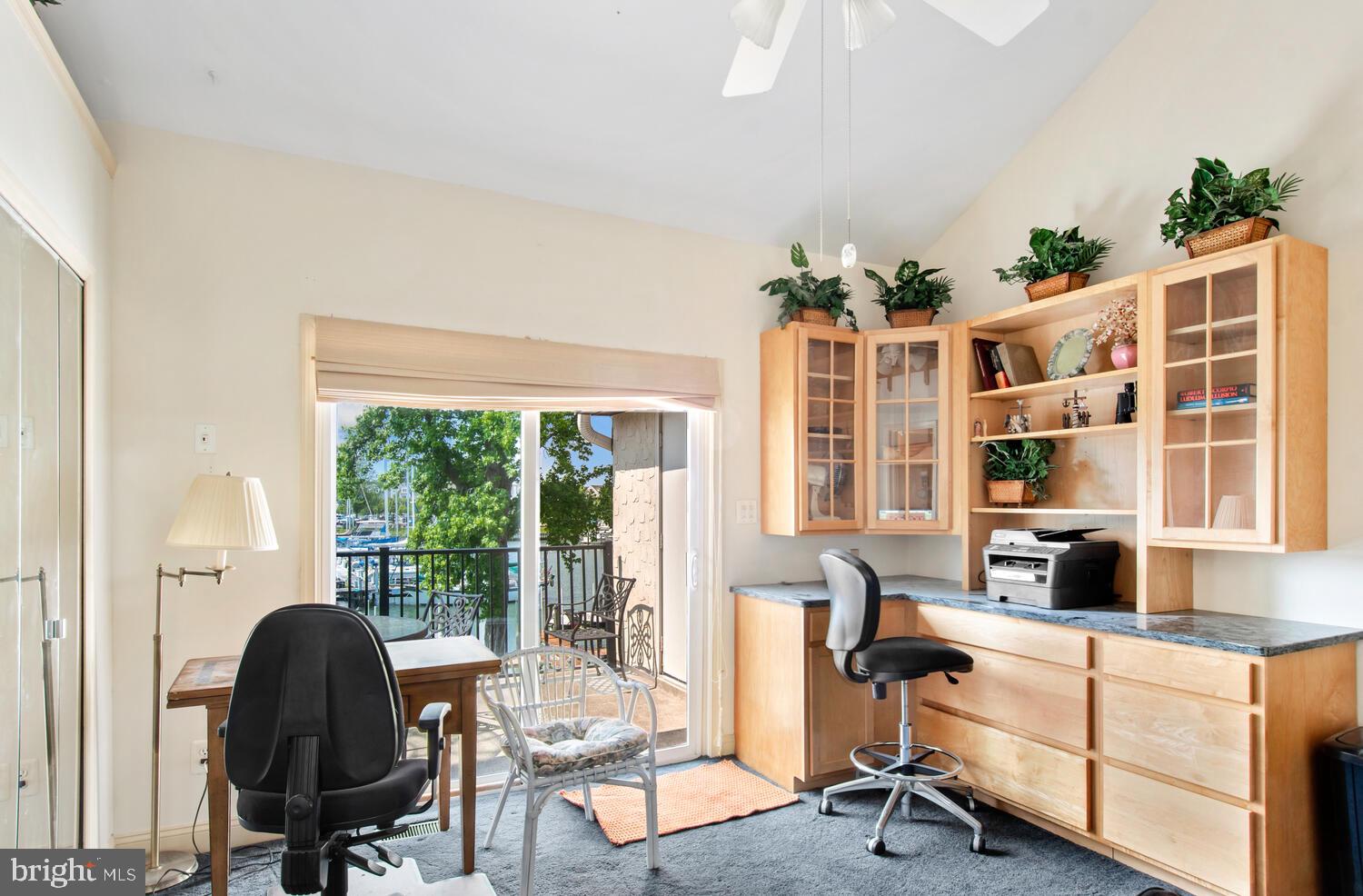 QUEENS LANDING - Residential