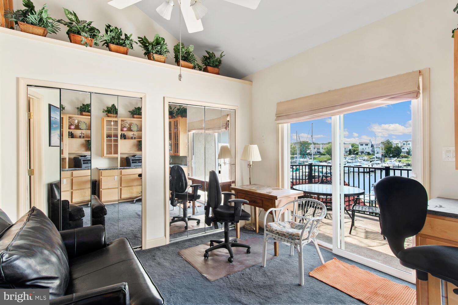 QUEENS LANDING - Residential