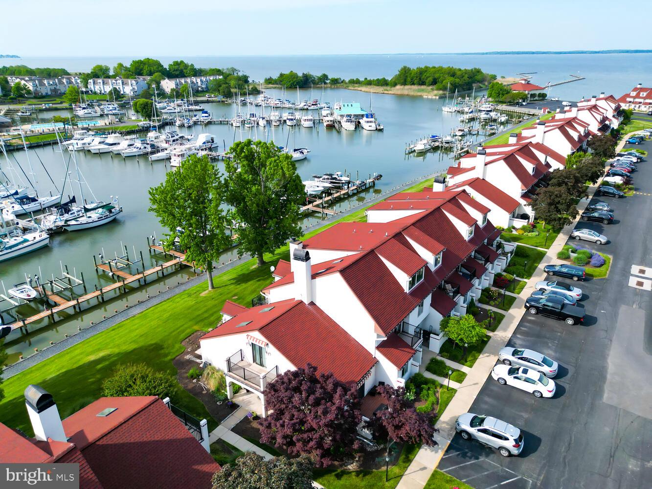 QUEENS LANDING - Residential