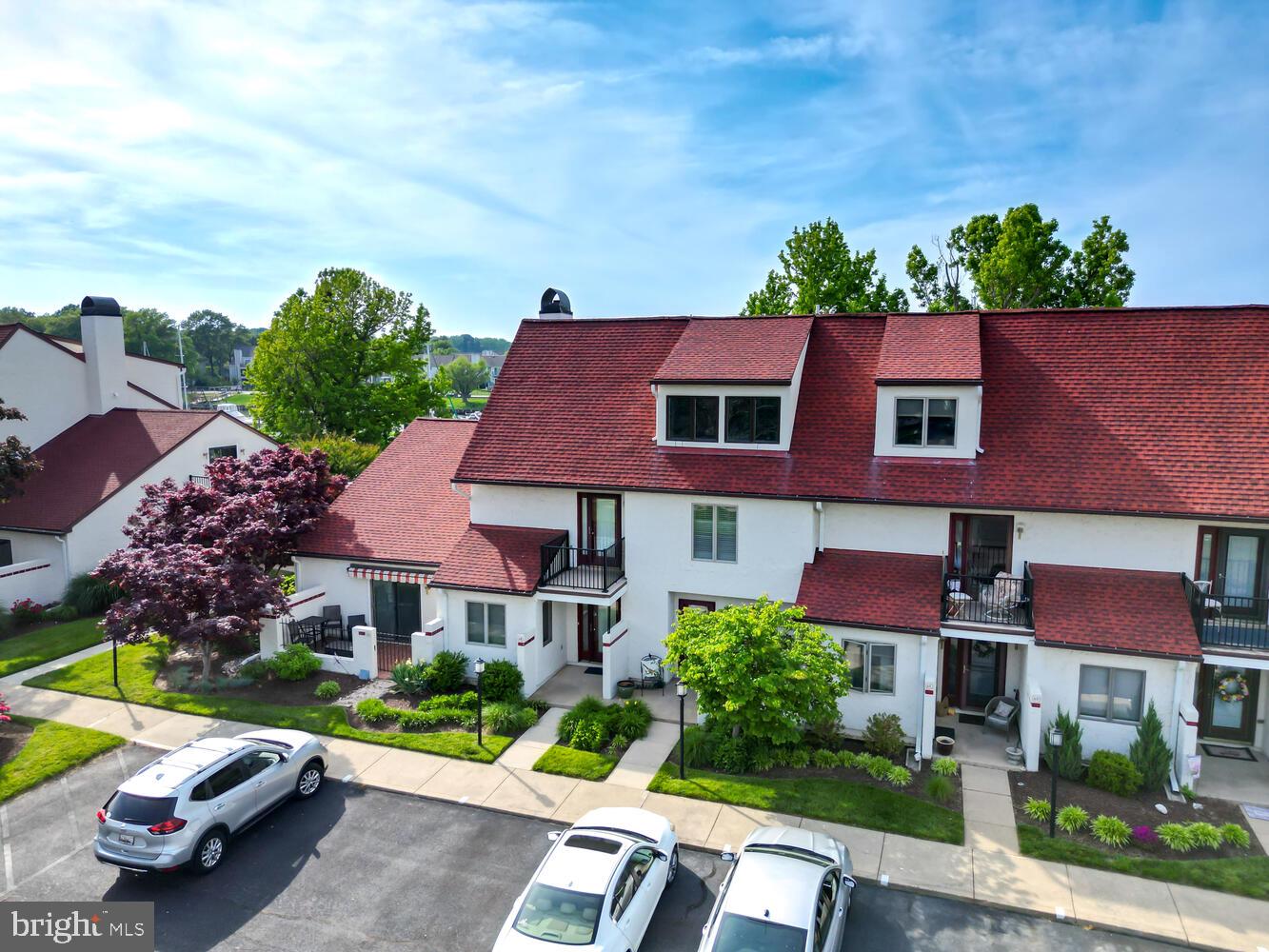 QUEENS LANDING - Residential