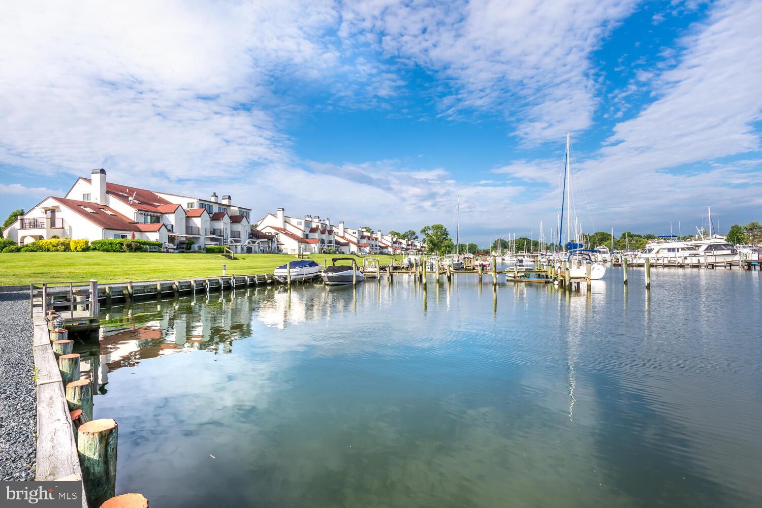 QUEENS LANDING - Residential