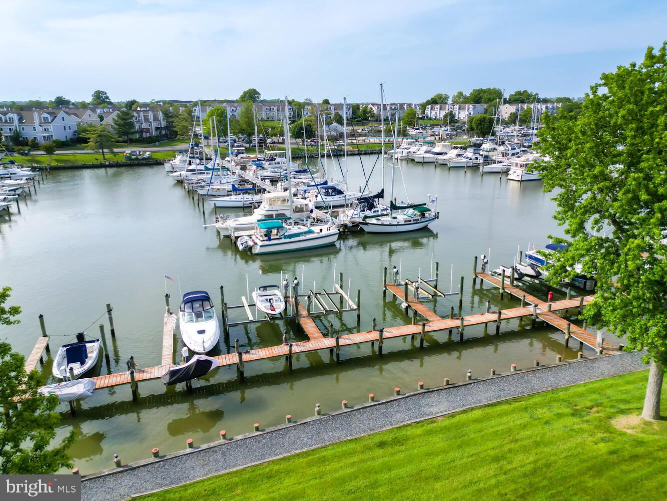 QUEENS LANDING - Residential