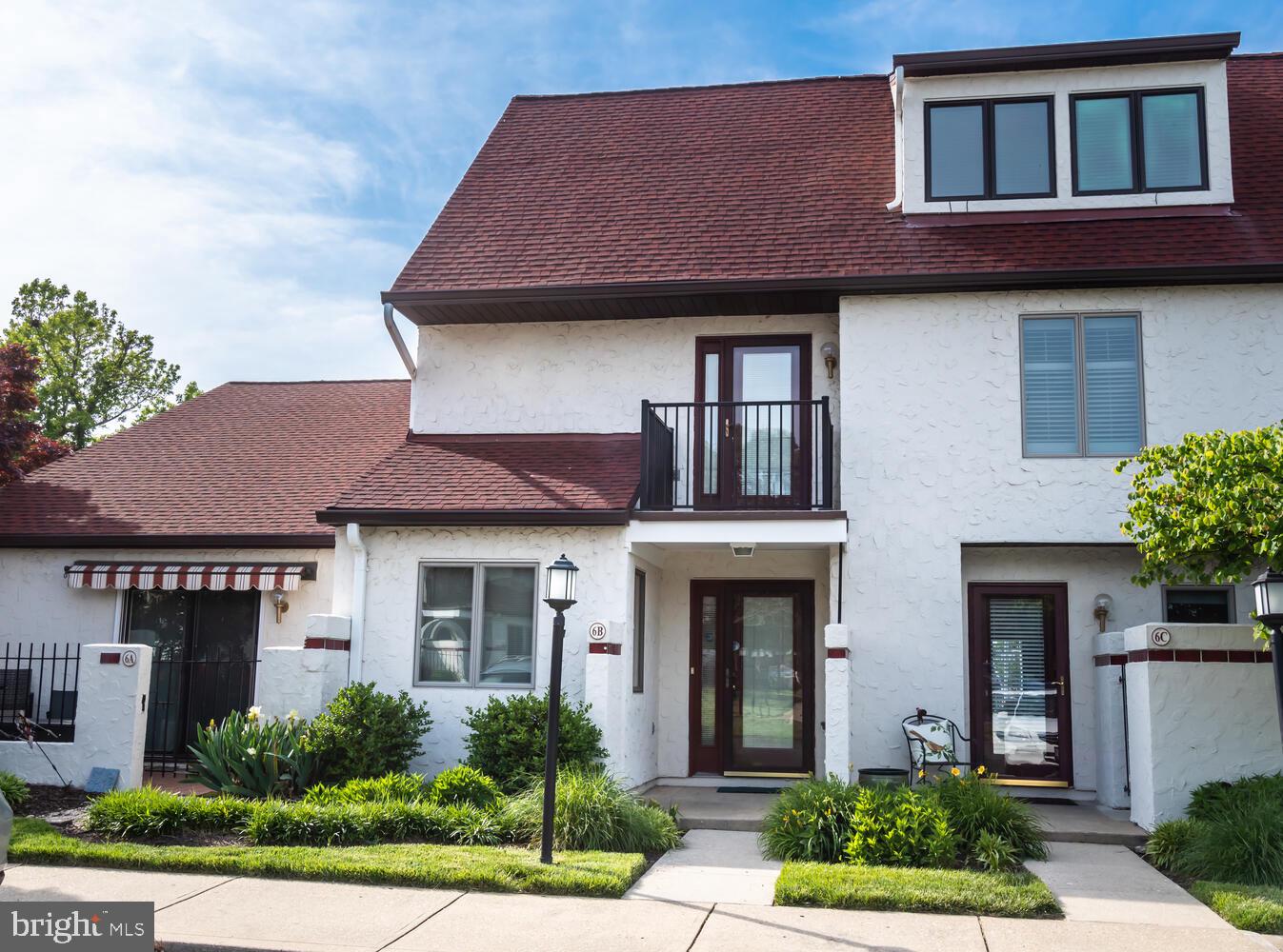 QUEENS LANDING - Residential