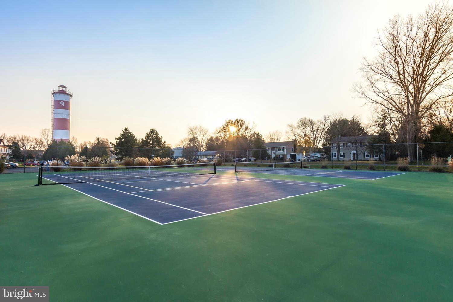 QUEENS LANDING - Residential