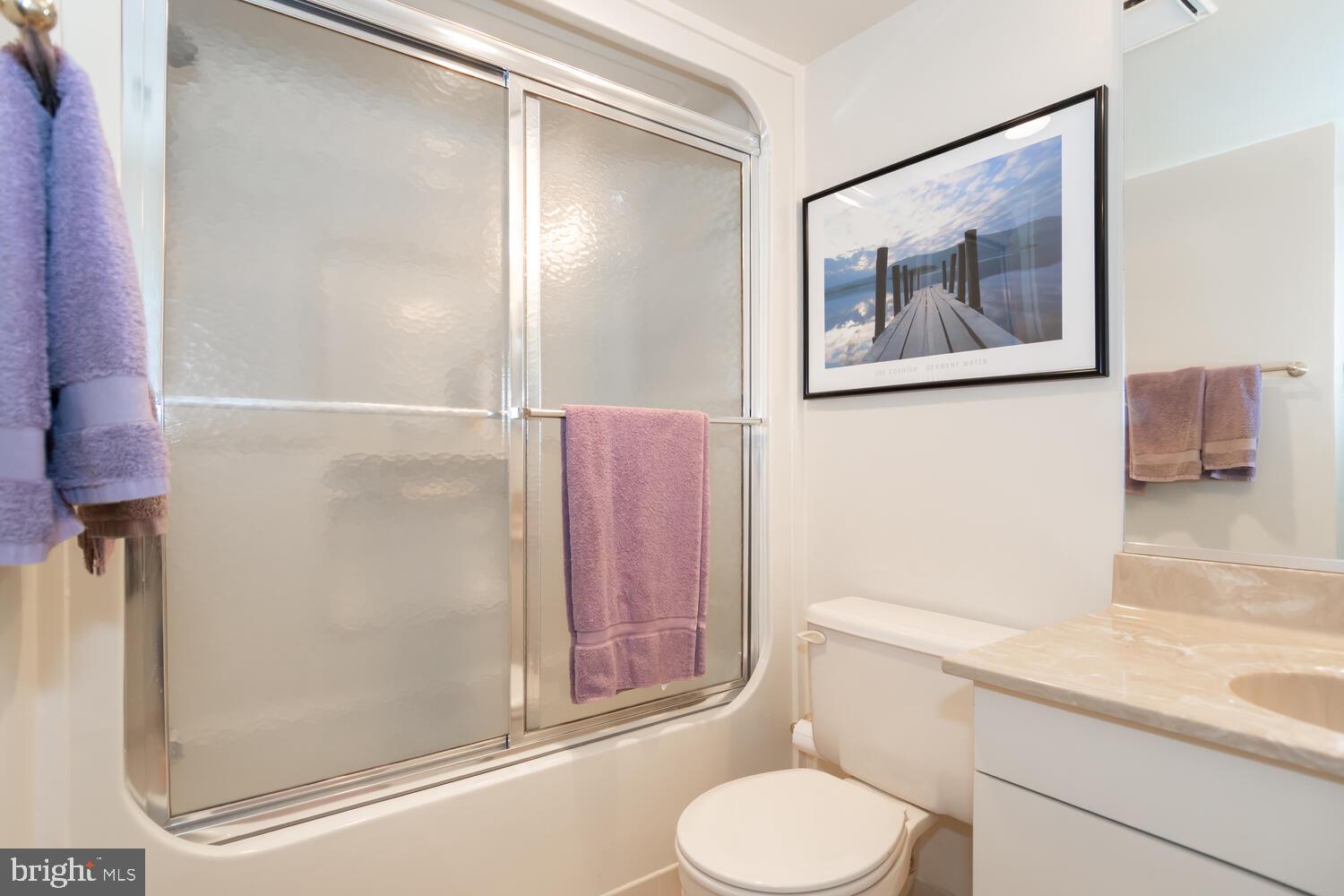 QUEENS LANDING - Residential