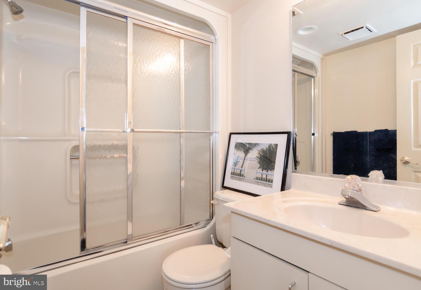 QUEENS LANDING - Residential