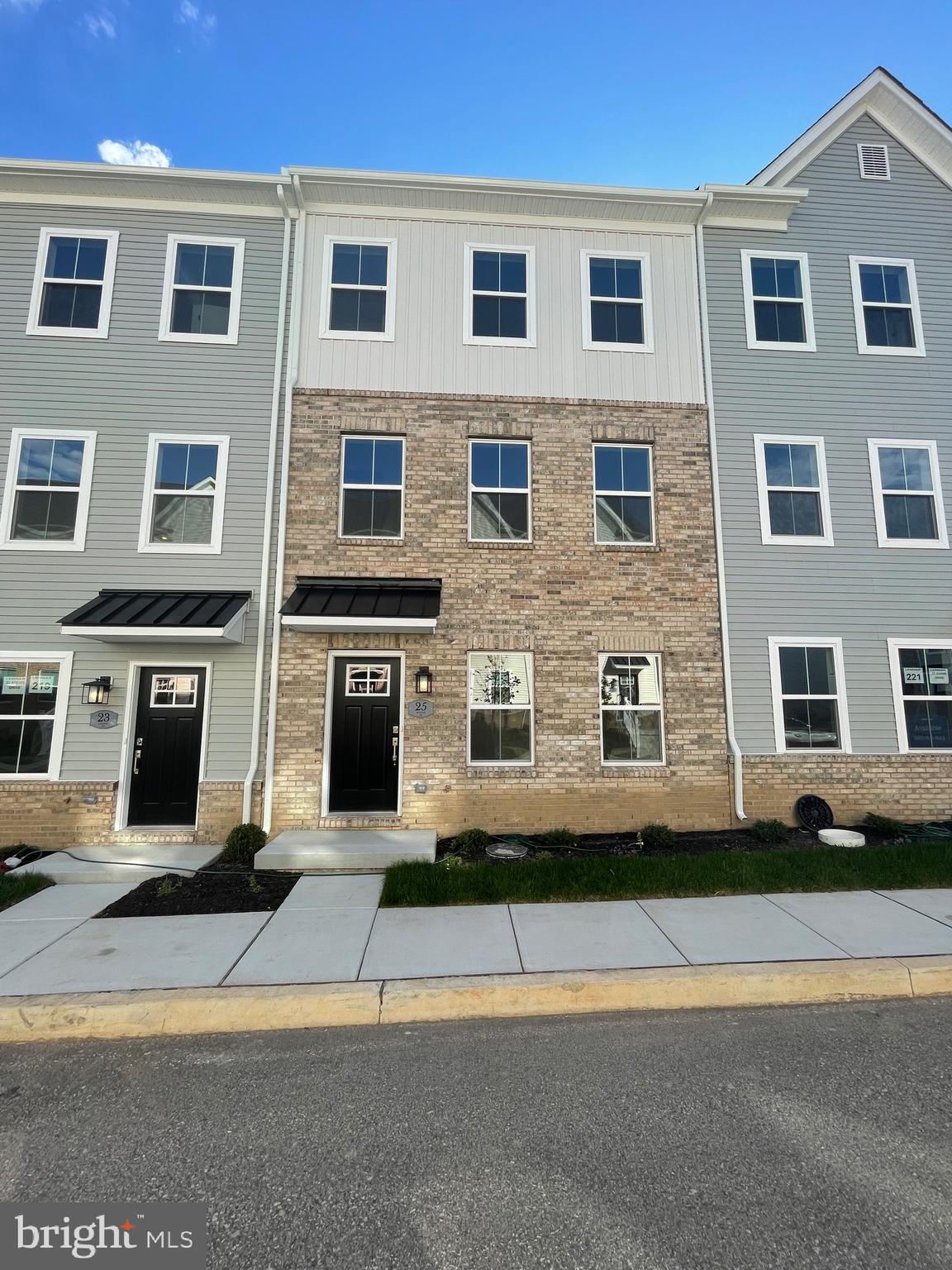 RIVER PIONTE - Residential Lease