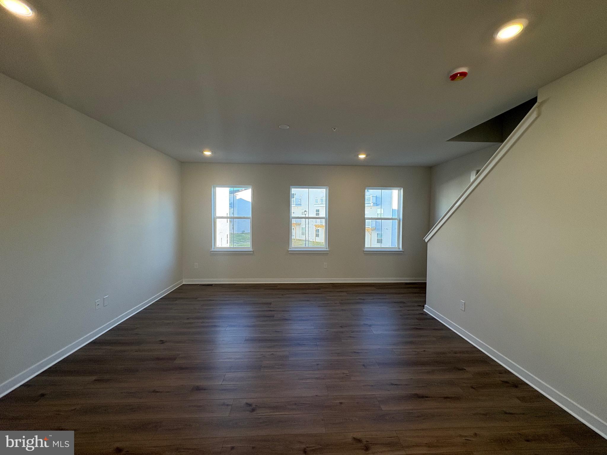 RIVER PIONTE - Residential Lease