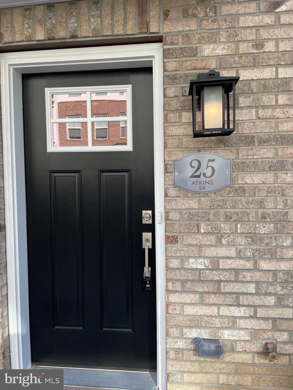 Photo of 25 Atkins Drive, BRIDGEPORT, PA 19405 (MLS # PAMC2161084)