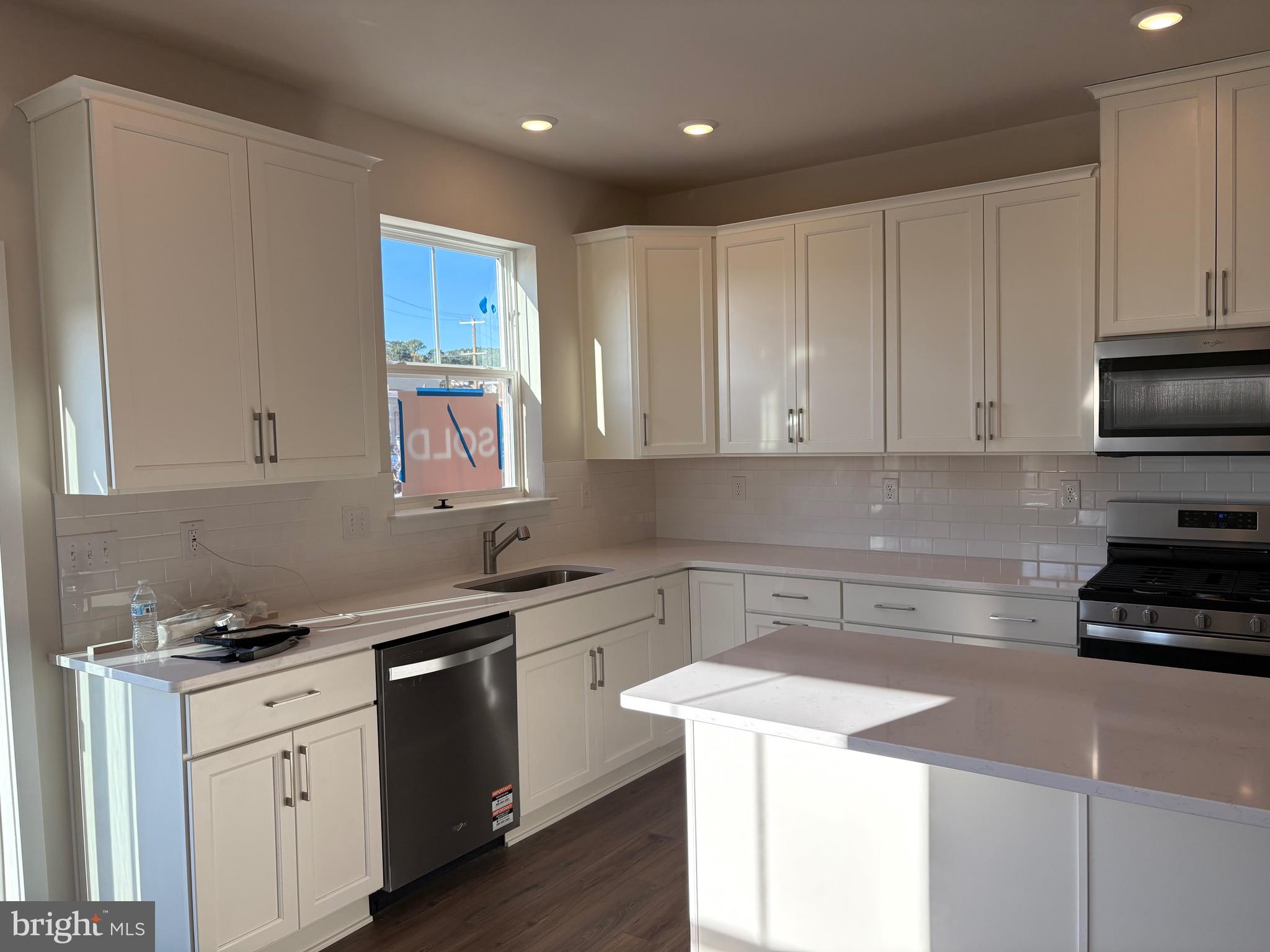 RIVER PIONTE - Residential Lease