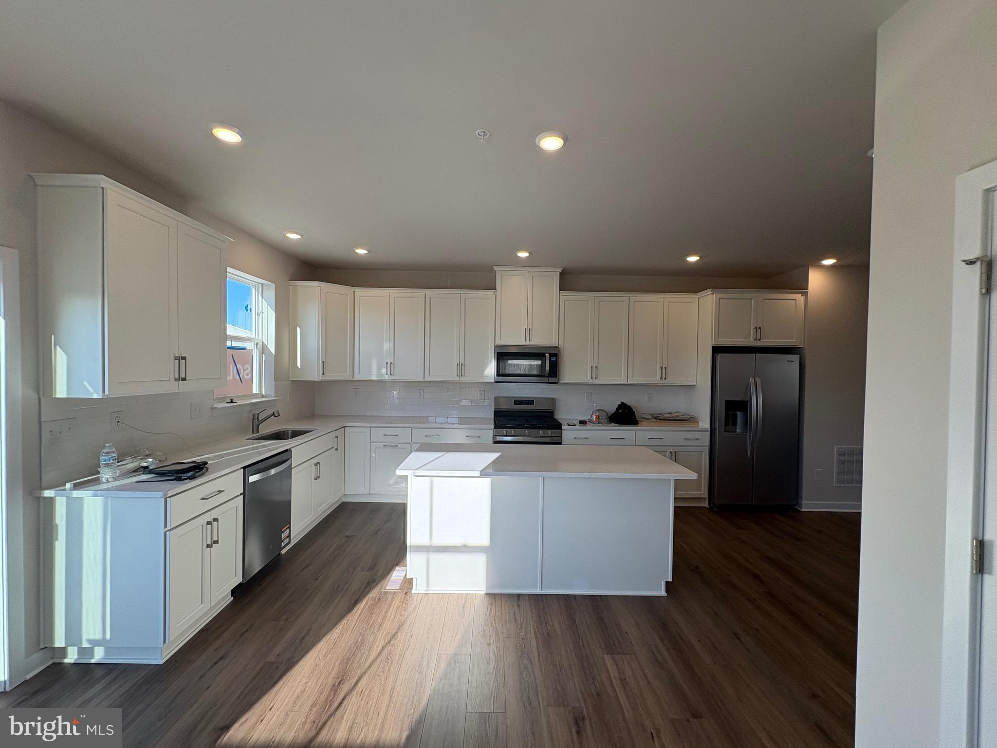 RIVER PIONTE - Residential Lease