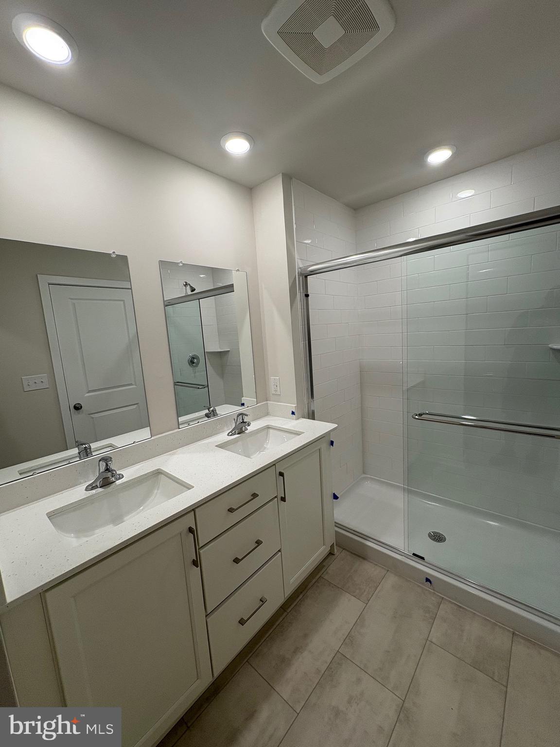 RIVER PIONTE - Residential Lease