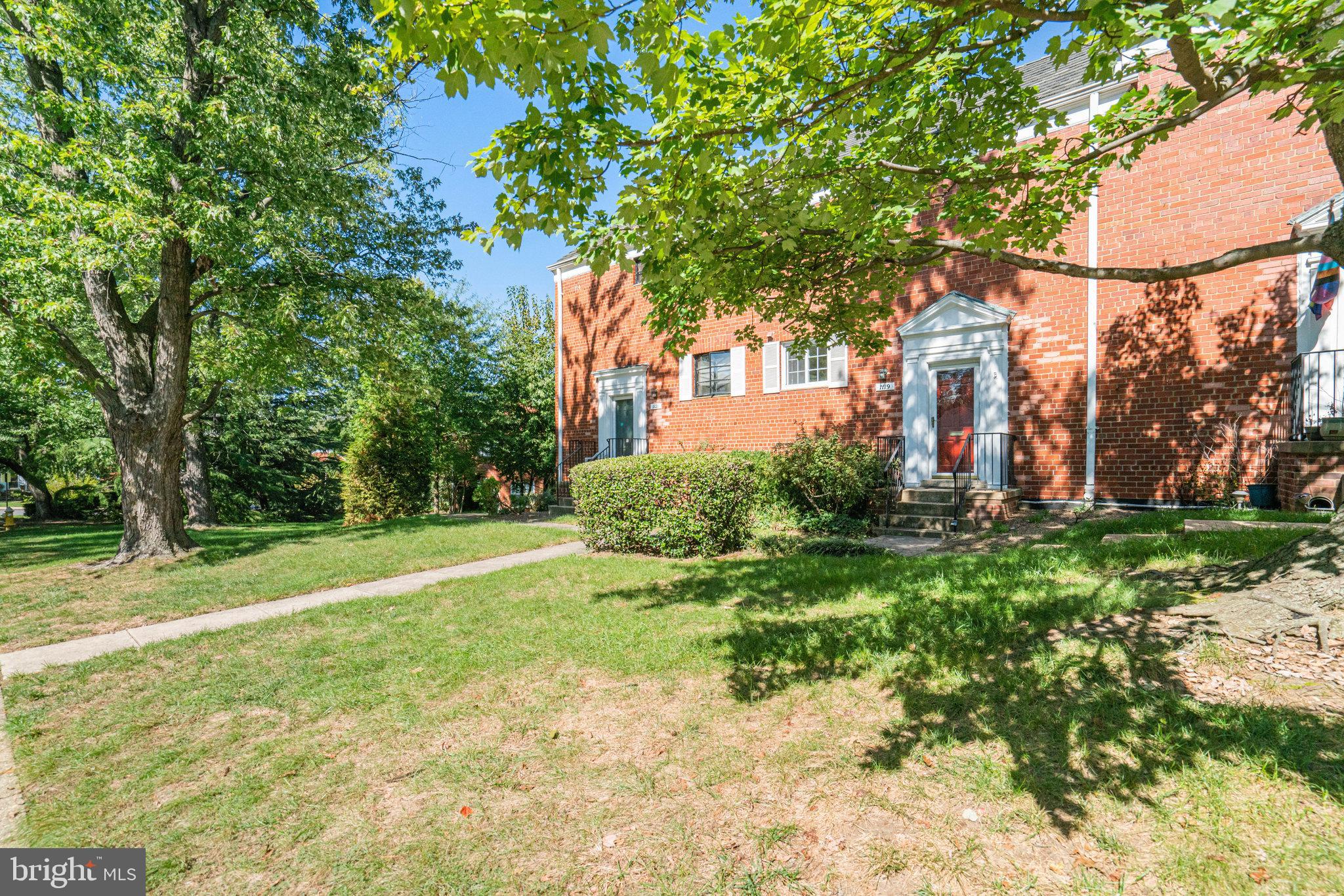 1119 BEVERLEY DRIVE