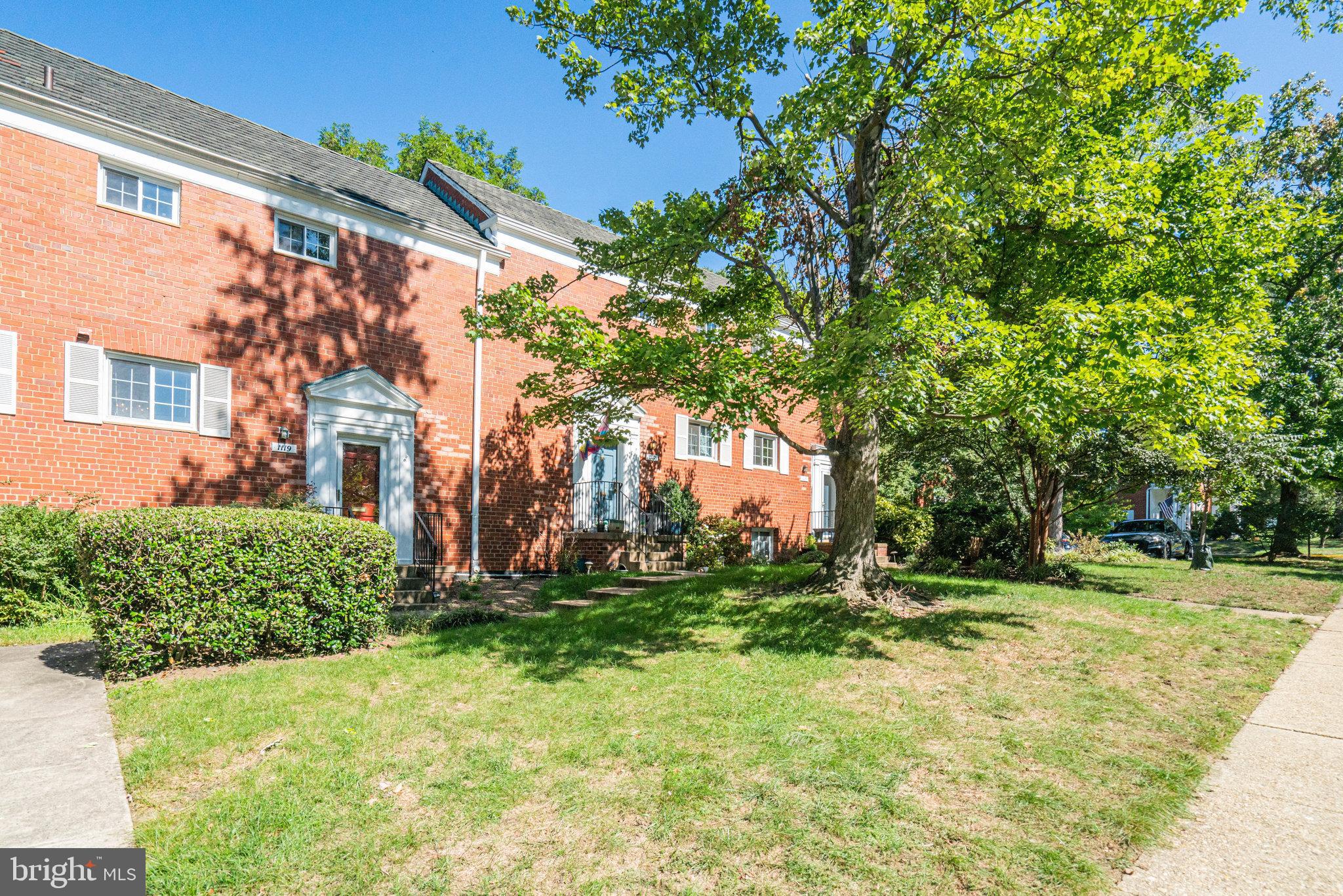 1119 BEVERLEY DRIVE